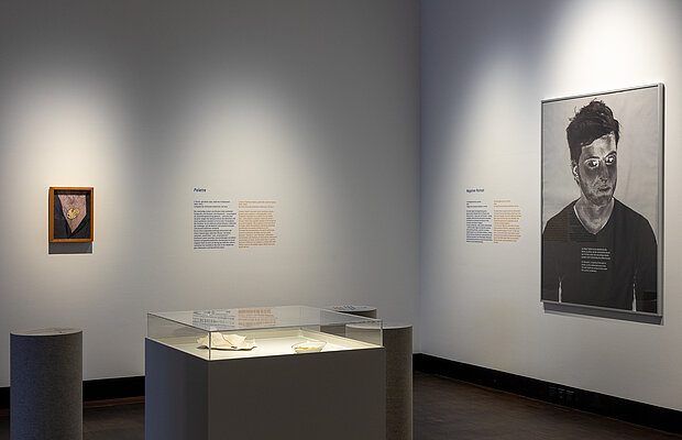 Ausstellungsansicht mit Werken von Eliyahu Fatal _Eli Petel