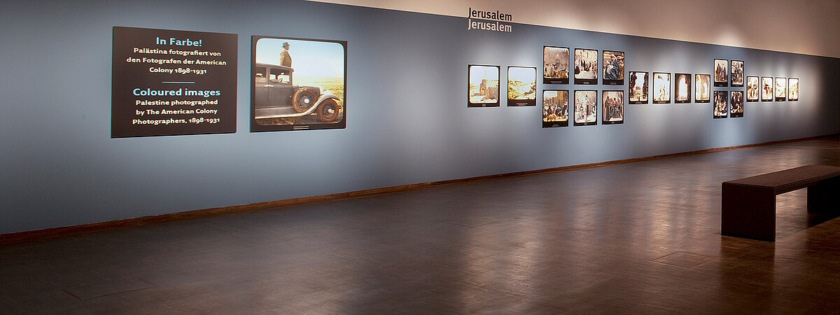 Installation View „In Color! Palestine in Pictures“ © Franz Kimmel