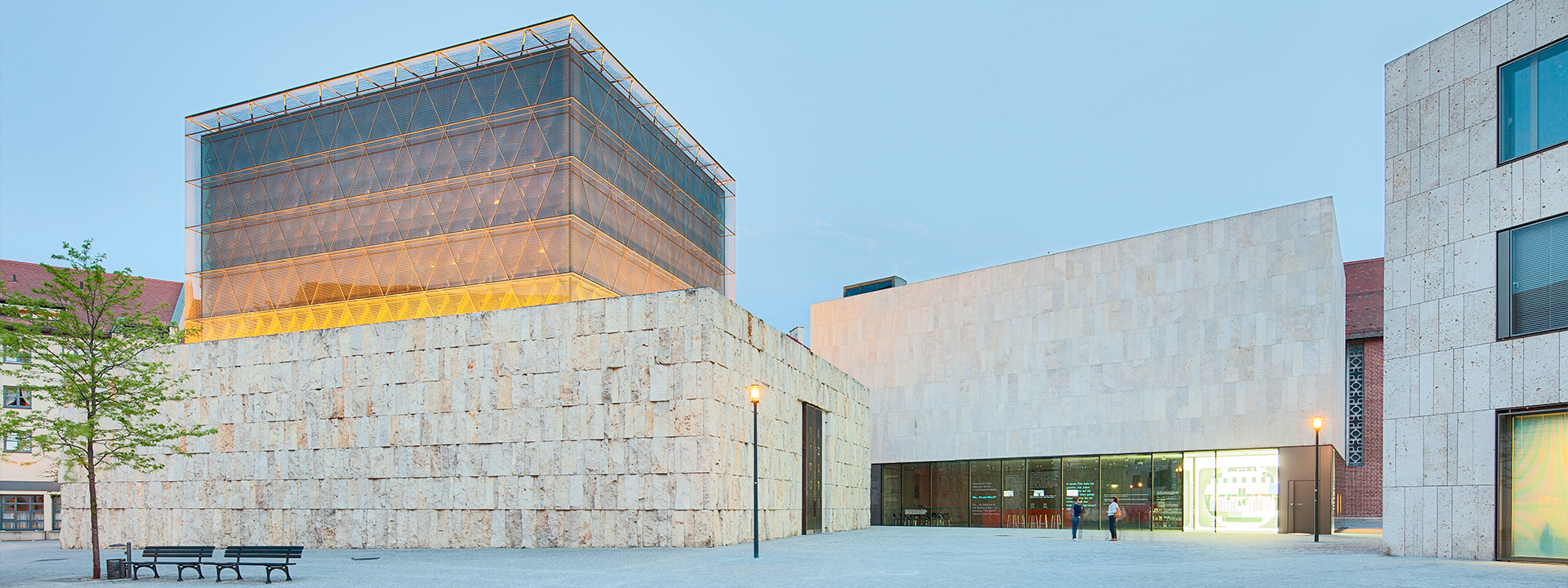 Das Jüdische Museum München zwischen Synagoge und jüdischem Gemeindezentrum © Martin Foddanu